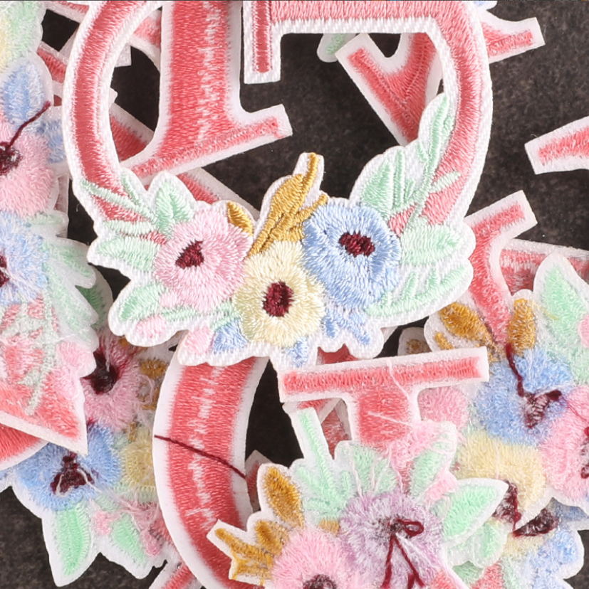 10 Pcs Pink Flowers Alphabet E - Sewing Id 评论和价格