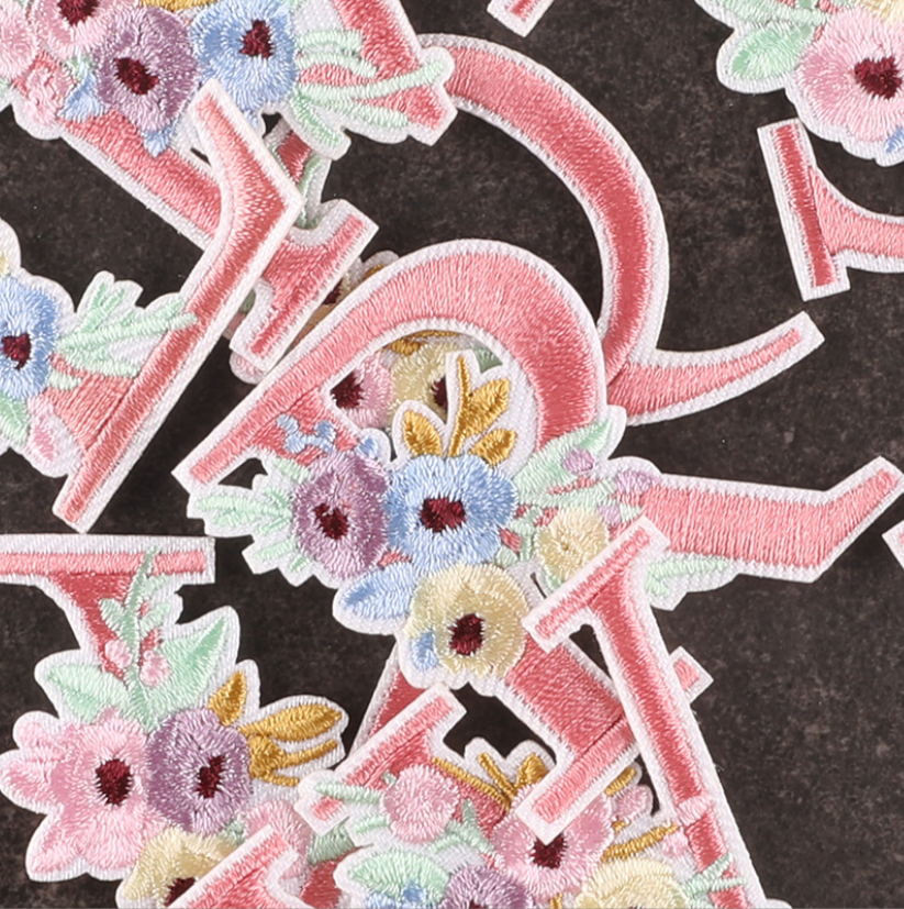 10 Pcs Pink Flowers Alphabet E - Sewing Id 评论和价格