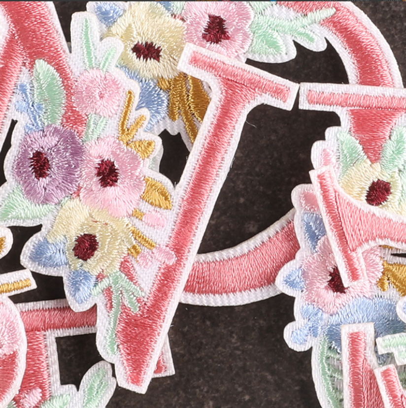 10 Pcs Pink Flowers Alphabet E - Sewing Id 评论和价格