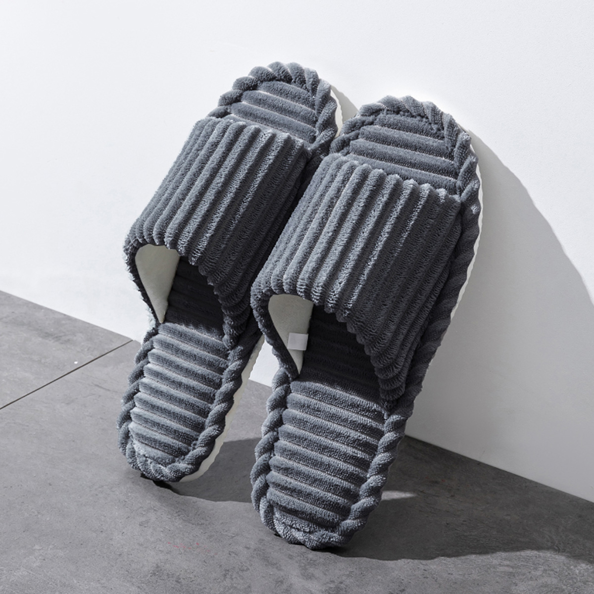 Open-Toe Breathable House Slip - Sewing House 评论和价格